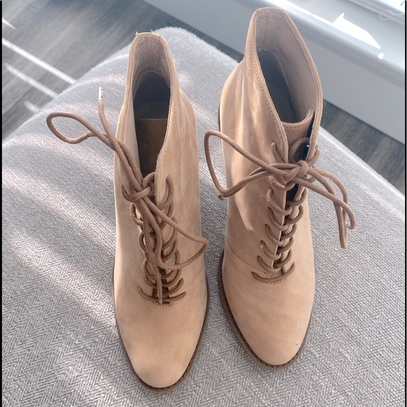 π Kelsie Dagger Brooklyn Jensen Suede Ankle Boot - Picture 3 of 4